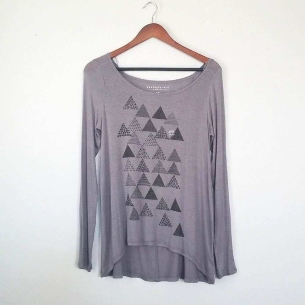 🛍 "Effortless Style: Aeropostale Grey Long-Sleeved Tee"